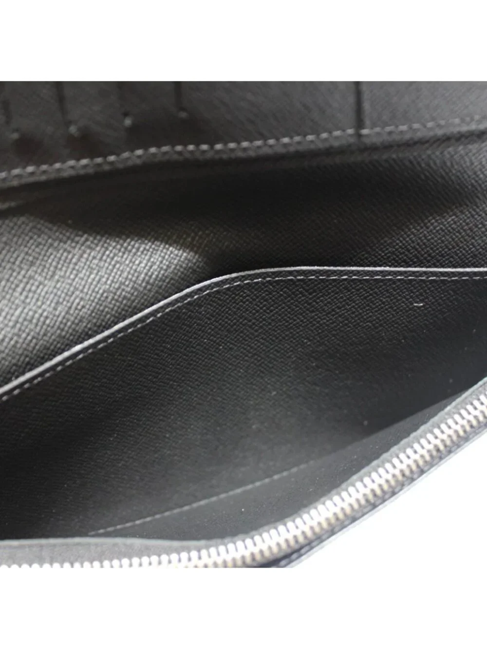 Louis Vuitton Portefeuille Brazza Epi Noir Wallet